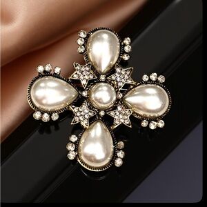 Elegant Gold and White‎ imitation pearl with vintage design women’s jewelry 1pc